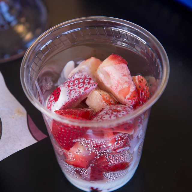 FRESAS CON CREMA (Strawberries & cream).
