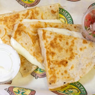 QUESADILLA DE QUESO (Cheese quesadilla)