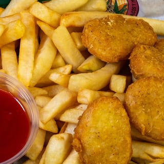 CHICKEN NUGGETS W/FRIES